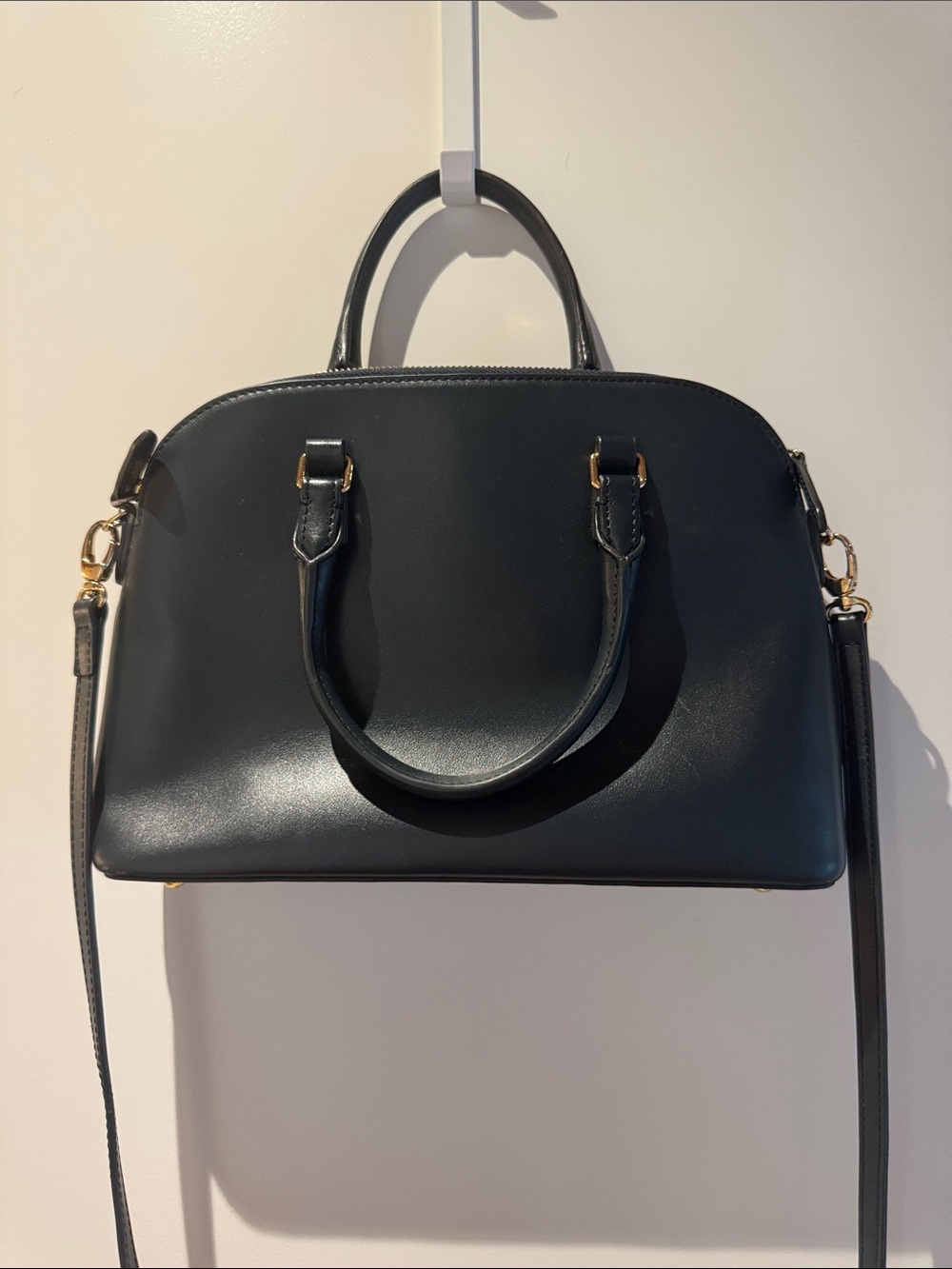 Linjer navy leather Dome crossbody